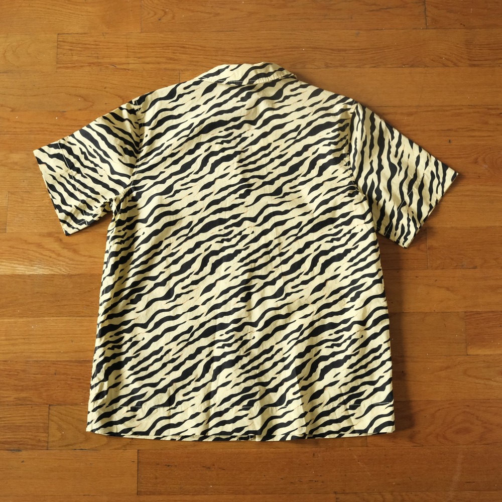 Everlane Poplin Short-Sleeve Shirt Pale Yellow Tiger Stripe Small Animal Print S - Picture 6 of 8